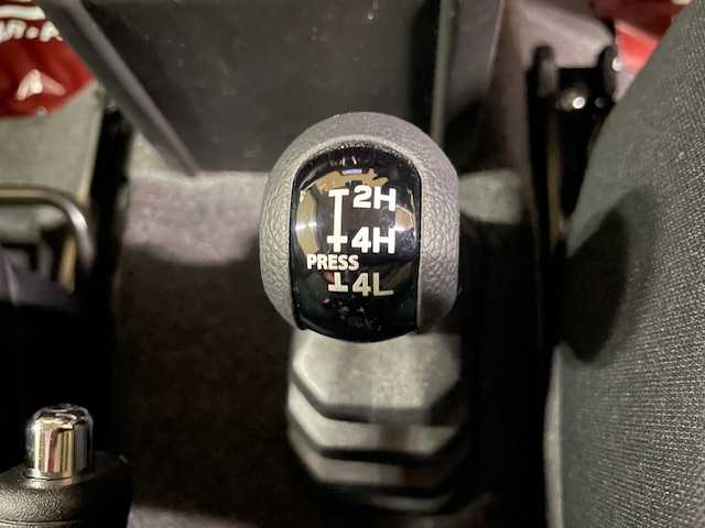 スズキ ジムニー XC 道央・札幌 2019(令1)年 4.8万km シフォンアイボリーメタリックブラック2トーンルーフ 【2511014617】/ワンオーナー　/衝突軽減ブレーキ　/社外ナビ　/フルセグＴＶ　/ドライブレコーダー　/前席シートヒーター　/純正１５インチアルミホイール/プッシュスタート　/スマートキー　/ＬＥＤヘッドライト　/フォグランプ　/ＥＴＣ