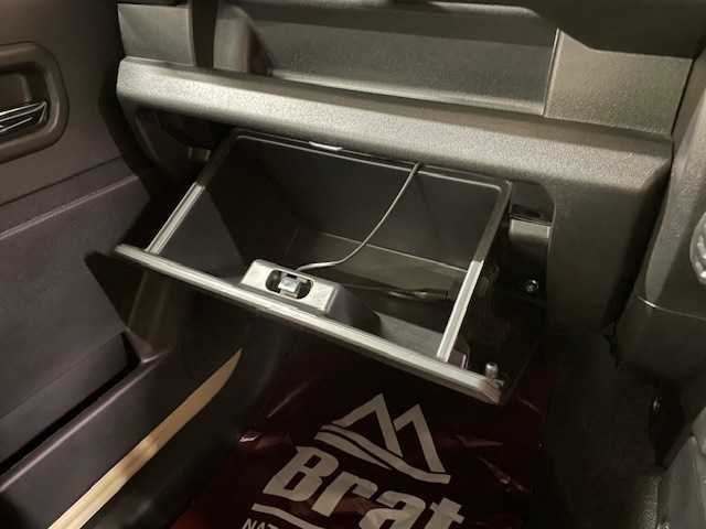 スズキ ジムニー XC 道央・札幌 2019(令1)年 4.8万km シフォンアイボリーメタリックブラック2トーンルーフ 【2511014617】/ワンオーナー　/衝突軽減ブレーキ　/社外ナビ　/フルセグＴＶ　/ドライブレコーダー　/前席シートヒーター　/純正１５インチアルミホイール/プッシュスタート　/スマートキー　/ＬＥＤヘッドライト　/フォグランプ　/ＥＴＣ