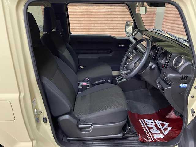 スズキ ジムニー XC 道央・札幌 2019(令1)年 4.8万km シフォンアイボリーメタリックブラック2トーンルーフ 【2511014617】/ワンオーナー　/衝突軽減ブレーキ　/社外ナビ　/フルセグＴＶ　/ドライブレコーダー　/前席シートヒーター　/純正１５インチアルミホイール/プッシュスタート　/スマートキー　/ＬＥＤヘッドライト　/フォグランプ　/ＥＴＣ