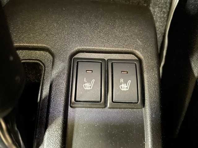 スズキ ジムニー XC 道央・札幌 2019(令1)年 4.8万km シフォンアイボリーメタリックブラック2トーンルーフ 【2511014617】/ワンオーナー　/衝突軽減ブレーキ　/社外ナビ　/フルセグＴＶ　/ドライブレコーダー　/前席シートヒーター　/純正１５インチアルミホイール/プッシュスタート　/スマートキー　/ＬＥＤヘッドライト　/フォグランプ　/ＥＴＣ