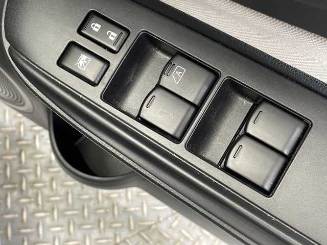 日産 ノート e－パワー B 栃木県 2018(平30)年 3.1万km ブリリアントシルバー SDナビ/（CD/フルセグTV）/全方位カメラ/コーナーセンサー/ETC/禁煙車/デジタルインナーミラー/オートライト/横滑り防止機能/スマートキー/プッシュスタート/電動格納ミラー/フロアマット