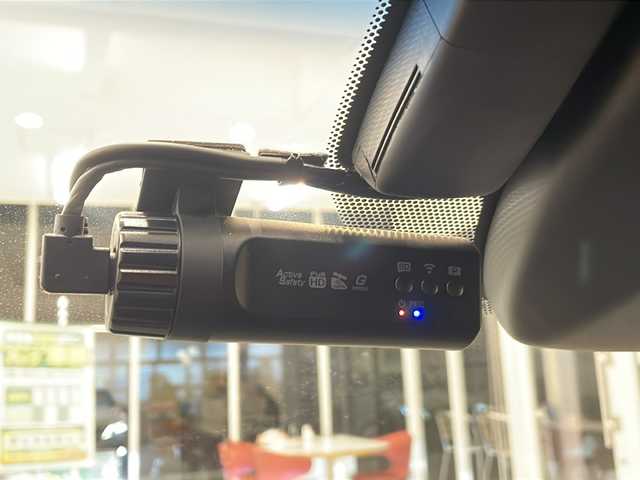 トヨタ クラウン ハイブリッド RS アドバンス 岐阜県 2022(令4)年 5.5万km プレシャスホワイトパール 純正ナビ/・フルセグテレビ/全方位カメラ/フロントスポイラー/ヘッドアップディスプレイ/BSM/デジタルインナーミラー/Bluetooth/CD/DVD/BD/USB/Miracast/D＋N席シートヒーター・エアシート/ベンチレーター/レーダークルーズコントロール/パドルシフト/メモリーシート/ETC2.0/前後ドライブレコーダー/イージークローザー(トランク)/オートマチックハイビーム/トヨタセーフティセンス/・リヤクロストラフィックアラート/・リヤカメラディテクション/・ロードサインアシスト/・クリアランスソナー/・プリクラッシュセーフティ/・レーンキープアシスト/・パーキングアシスト/LEDヘッドライト/ブレーキホールド/電動パーキング/純正フロアマット/革巻きステアリング/オートリトラ/オートライト/アンチブレーキシステム/横滑り防止装置/盗難防止システム/衝突被害軽減システム/スマートキー/プッシュスタート