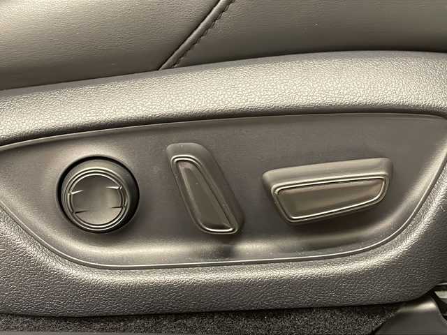 トヨタ クラウン ハイブリッド RS アドバンス 岐阜県 2022(令4)年 5.5万km プレシャスホワイトパール 純正ナビ/・フルセグテレビ/全方位カメラ/フロントスポイラー/ヘッドアップディスプレイ/BSM/デジタルインナーミラー/Bluetooth/CD/DVD/BD/USB/Miracast/D＋N席シートヒーター・エアシート/ベンチレーター/レーダークルーズコントロール/パドルシフト/メモリーシート/ETC2.0/前後ドライブレコーダー/イージークローザー(トランク)/オートマチックハイビーム/トヨタセーフティセンス/・リヤクロストラフィックアラート/・リヤカメラディテクション/・ロードサインアシスト/・クリアランスソナー/・プリクラッシュセーフティ/・レーンキープアシスト/・パーキングアシスト/LEDヘッドライト/ブレーキホールド/電動パーキング/純正フロアマット/革巻きステアリング/オートリトラ/オートライト/アンチブレーキシステム/横滑り防止装置/盗難防止システム/衝突被害軽減システム/スマートキー/プッシュスタート