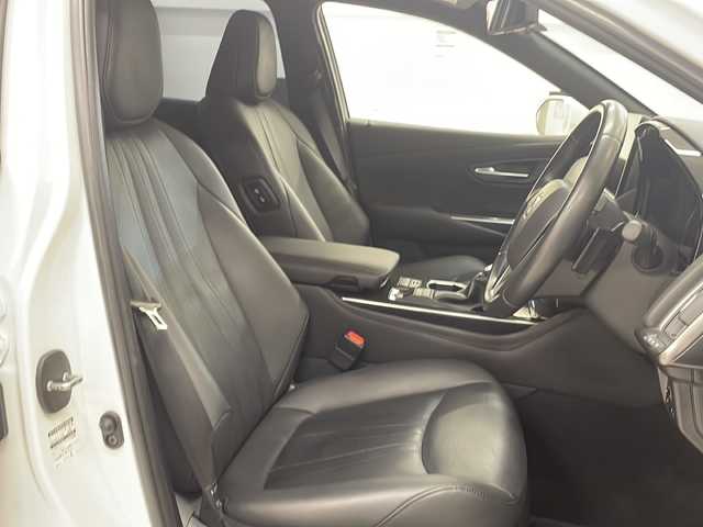 トヨタ クラウン ハイブリッド RS アドバンス 岐阜県 2022(令4)年 5.5万km プレシャスホワイトパール 純正ナビ/・フルセグテレビ/全方位カメラ/フロントスポイラー/ヘッドアップディスプレイ/BSM/デジタルインナーミラー/Bluetooth/CD/DVD/BD/USB/Miracast/D＋N席シートヒーター・エアシート/ベンチレーター/レーダークルーズコントロール/パドルシフト/メモリーシート/ETC2.0/前後ドライブレコーダー/イージークローザー(トランク)/オートマチックハイビーム/トヨタセーフティセンス/・リヤクロストラフィックアラート/・リヤカメラディテクション/・ロードサインアシスト/・クリアランスソナー/・プリクラッシュセーフティ/・レーンキープアシスト/・パーキングアシスト/LEDヘッドライト/ブレーキホールド/電動パーキング/純正フロアマット/革巻きステアリング/オートリトラ/オートライト/アンチブレーキシステム/横滑り防止装置/盗難防止システム/衝突被害軽減システム/スマートキー/プッシュスタート