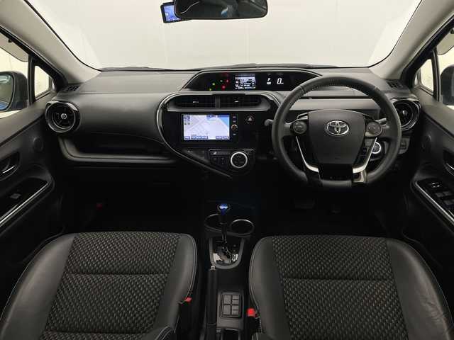 トヨタ アクア クロスオーバー 宮崎県 2018(平30)年 5.5万km コバルトブルーメタリック Toyota Safety Sense/〇プリクラシュセーフティ/〇レーンディパーチャーアラート/〇オートマチックハイビーム/〇パーキングサポートブレーキ/〇クリアランスソナー/〇先行車発進/純正7インチSDナビ/フルセグTV/CD/DVD/Bluetooth/バックカメラ/ハーフレザーシート/純正16インチAW/ビルトインETC/ルーフレール/前後ドライブレコーダー