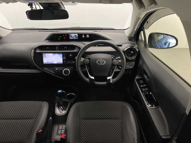 トヨタ アクア クロスオーバー 宮崎県 2018(平30)年 5.5万km コバルトブルーメタリック Toyota Safety Sense/〇プリクラシュセーフティ/〇レーンディパーチャーアラート/〇オートマチックハイビーム/〇パーキングサポートブレーキ/〇クリアランスソナー/〇先行車発進/純正7インチSDナビ/フルセグTV/CD/DVD/Bluetooth/バックカメラ/ハーフレザーシート/純正16インチAW/ビルトインETC/ルーフレール/前後ドライブレコーダー