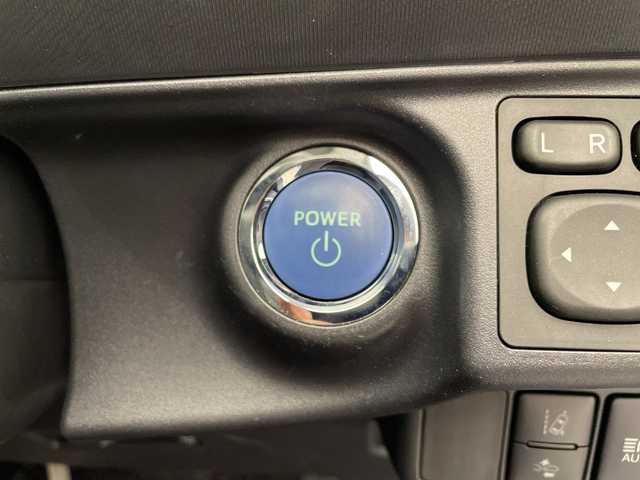 トヨタ アクア クロスオーバー 宮崎県 2018(平30)年 5.5万km コバルトブルーメタリック Toyota Safety Sense/〇プリクラシュセーフティ/〇レーンディパーチャーアラート/〇オートマチックハイビーム/〇パーキングサポートブレーキ/〇クリアランスソナー/〇先行車発進/純正7インチSDナビ/フルセグTV/CD/DVD/Bluetooth/バックカメラ/ハーフレザーシート/純正16インチAW/ビルトインETC/ルーフレール/前後ドライブレコーダー