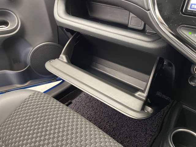 トヨタ アクア クロスオーバー 宮崎県 2018(平30)年 5.5万km コバルトブルーメタリック Toyota Safety Sense/〇プリクラシュセーフティ/〇レーンディパーチャーアラート/〇オートマチックハイビーム/〇パーキングサポートブレーキ/〇クリアランスソナー/〇先行車発進/純正7インチSDナビ/フルセグTV/CD/DVD/Bluetooth/バックカメラ/ハーフレザーシート/純正16インチAW/ビルトインETC/ルーフレール/前後ドライブレコーダー