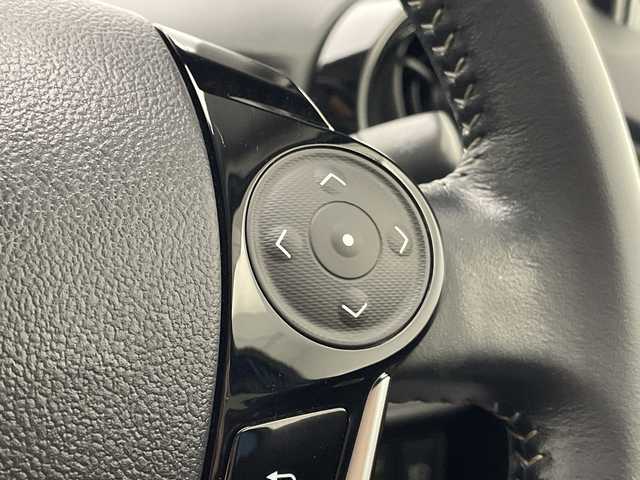 トヨタ アクア クロスオーバー 宮崎県 2018(平30)年 5.5万km コバルトブルーメタリック Toyota Safety Sense/〇プリクラシュセーフティ/〇レーンディパーチャーアラート/〇オートマチックハイビーム/〇パーキングサポートブレーキ/〇クリアランスソナー/〇先行車発進/純正7インチSDナビ/フルセグTV/CD/DVD/Bluetooth/バックカメラ/ハーフレザーシート/純正16インチAW/ビルトインETC/ルーフレール/前後ドライブレコーダー