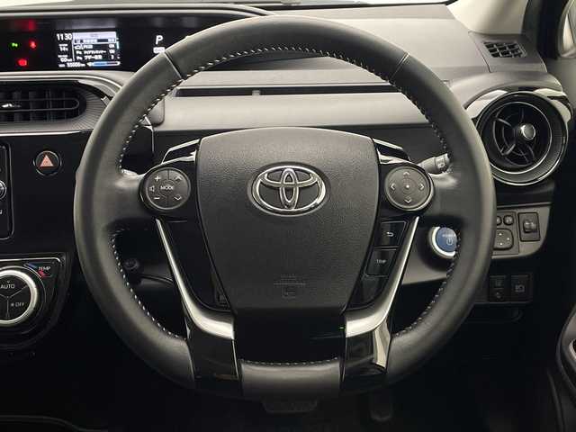 トヨタ アクア クロスオーバー 宮崎県 2018(平30)年 5.5万km コバルトブルーメタリック Toyota Safety Sense/〇プリクラシュセーフティ/〇レーンディパーチャーアラート/〇オートマチックハイビーム/〇パーキングサポートブレーキ/〇クリアランスソナー/〇先行車発進/純正7インチSDナビ/フルセグTV/CD/DVD/Bluetooth/バックカメラ/ハーフレザーシート/純正16インチAW/ビルトインETC/ルーフレール/前後ドライブレコーダー