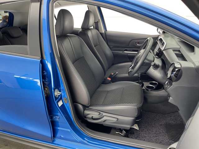 トヨタ アクア クロスオーバー 宮崎県 2018(平30)年 5.5万km コバルトブルーメタリック Toyota Safety Sense/〇プリクラシュセーフティ/〇レーンディパーチャーアラート/〇オートマチックハイビーム/〇パーキングサポートブレーキ/〇クリアランスソナー/〇先行車発進/純正7インチSDナビ/フルセグTV/CD/DVD/Bluetooth/バックカメラ/ハーフレザーシート/純正16インチAW/ビルトインETC/ルーフレール/前後ドライブレコーダー