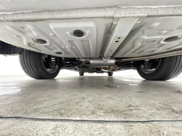 トヨタ ヴォクシー ZS 煌Ⅲ 千葉県 2021(令3)年 1.6万km ホワイトパールクリスタルシャイン 禁煙車/ワンオーナー/トヨタセーフティセンス/・レーンディパーチャーアラート/・プリクラッシュセーフティブレーキ/・クリアランスソナー/・クルーズコントロール/両側パワースライドドア/純正9インチメモリナビ/・型番：NSZT-Y68T/・CD/DVD/Bluetooth/フルセグTV/・バックカメラ/・ビルトインETC2.0/革巻きステアリング/・ステアリングスイッチ/ハーフレザーシート/MT付きAT/左右独立エアコン/純正フロアマット/純正16インチAW/オートライト/・オートマチックハイビーム/・LEDヘッドライト/・LEDフォグランプ