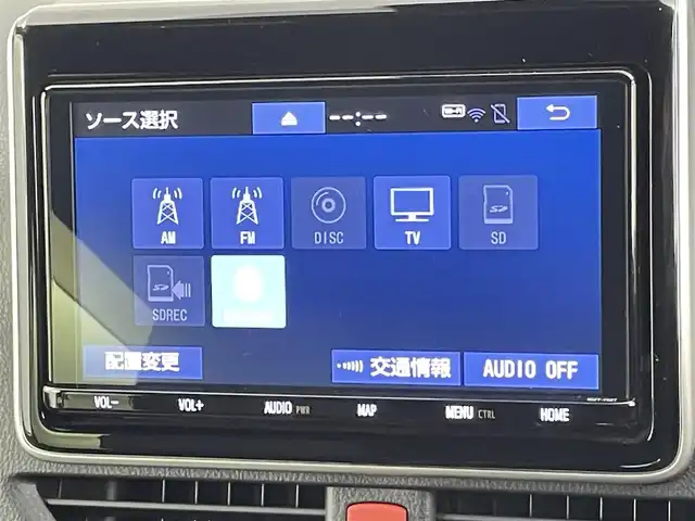 トヨタ ヴォクシー ZS 煌Ⅲ 千葉県 2021(令3)年 1.6万km ホワイトパールクリスタルシャイン 禁煙車/ワンオーナー/トヨタセーフティセンス/・レーンディパーチャーアラート/・プリクラッシュセーフティブレーキ/・クリアランスソナー/・クルーズコントロール/両側パワースライドドア/純正9インチメモリナビ/・型番：NSZT-Y68T/・CD/DVD/Bluetooth/フルセグTV/・バックカメラ/・ビルトインETC2.0/革巻きステアリング/・ステアリングスイッチ/ハーフレザーシート/MT付きAT/左右独立エアコン/純正フロアマット/純正16インチAW/オートライト/・オートマチックハイビーム/・LEDヘッドライト/・LEDフォグランプ