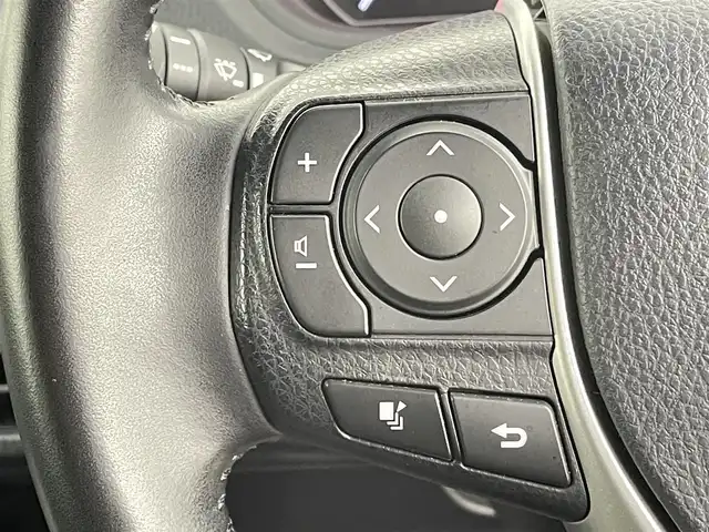 トヨタ ヴォクシー ZS 煌Ⅲ 千葉県 2021(令3)年 1.6万km ホワイトパールクリスタルシャイン 禁煙車/ワンオーナー/トヨタセーフティセンス/・レーンディパーチャーアラート/・プリクラッシュセーフティブレーキ/・クリアランスソナー/・クルーズコントロール/両側パワースライドドア/純正9インチメモリナビ/・型番：NSZT-Y68T/・CD/DVD/Bluetooth/フルセグTV/・バックカメラ/・ビルトインETC2.0/革巻きステアリング/・ステアリングスイッチ/ハーフレザーシート/MT付きAT/左右独立エアコン/純正フロアマット/純正16インチAW/オートライト/・オートマチックハイビーム/・LEDヘッドライト/・LEDフォグランプ