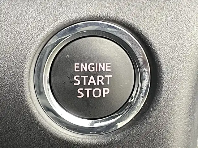 トヨタ ヴォクシー ZS 煌Ⅲ 千葉県 2021(令3)年 1.6万km ホワイトパールクリスタルシャイン 禁煙車/ワンオーナー/トヨタセーフティセンス/・レーンディパーチャーアラート/・プリクラッシュセーフティブレーキ/・クリアランスソナー/・クルーズコントロール/両側パワースライドドア/純正9インチメモリナビ/・型番：NSZT-Y68T/・CD/DVD/Bluetooth/フルセグTV/・バックカメラ/・ビルトインETC2.0/革巻きステアリング/・ステアリングスイッチ/ハーフレザーシート/MT付きAT/左右独立エアコン/純正フロアマット/純正16インチAW/オートライト/・オートマチックハイビーム/・LEDヘッドライト/・LEDフォグランプ