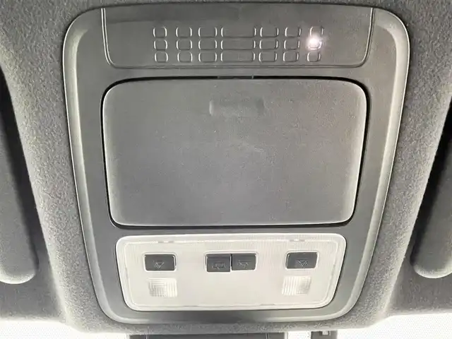 トヨタ ヴォクシー ZS 煌Ⅲ 千葉県 2021(令3)年 1.6万km ホワイトパールクリスタルシャイン 禁煙車/ワンオーナー/トヨタセーフティセンス/・レーンディパーチャーアラート/・プリクラッシュセーフティブレーキ/・クリアランスソナー/・クルーズコントロール/両側パワースライドドア/純正9インチメモリナビ/・型番：NSZT-Y68T/・CD/DVD/Bluetooth/フルセグTV/・バックカメラ/・ビルトインETC2.0/革巻きステアリング/・ステアリングスイッチ/ハーフレザーシート/MT付きAT/左右独立エアコン/純正フロアマット/純正16インチAW/オートライト/・オートマチックハイビーム/・LEDヘッドライト/・LEDフォグランプ