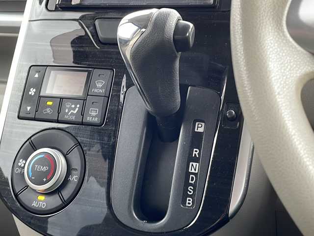 ダイハツ タント G 新潟県 2015(平27)年 7万km ファイアークォーツレッドM 4WD/社外ディスプレイオーディオ/CD/DVD/USB/ETC/両側パワースライドドア/ベンチシート/スマートキー/プッシュスタート/オートライト/純正14インチアルミホイール