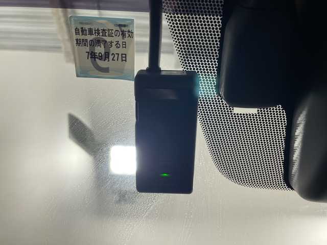 レクサス ＩＳ 300h Fスポーツ モードブラックS 佐賀県 2022(令4)年 2.9万km グラファイトブラックガラスフレーク 純正10.3インチナビ/フルセグTV/CD/DVD/Bluetooth/全方位カメラ/サンルーフ/衝突被害軽減システム/レーダークルーズコントロール/レーンアシスト/ブラインドスポットモニター/先行車発進告知機能/ロードサインアシスト/パーキングサポートブレーキ/オートライト/オートマチックハイビーム/LEDヘッドライト/電子パーキング/ブレーキホールド/横滑り防止装置/オートワイパー/前後ドライブレコーダー/ビルトインETC2.0/運転席・助手席シートヒータ/運転席・助手席エアシート/運転席・助手席パワーシート/ハーフレザーシート/ISOFIX対応シート/パドルシフト/純正フロアマット/純正19インチアルミホイール/スマートキー