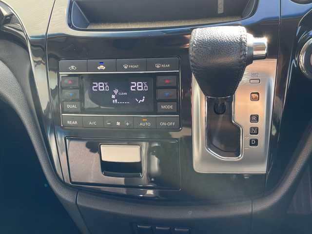 日産 エルグランド 250ハイウェイスター 愛知県 2014(平26)年 5.4万km インペリアルアンバーP 純正ナビ/フリップダウンモニター/両側パワースライドドア/バックカメラ/ハーフレザー/クルーズコントロール/フルセグ/CD DVD/Bluetooth/コーナーセンサー/アルミホイール/LEDヘッドライト/ステアリングスイッチ/スマートキー/プッシュスタート