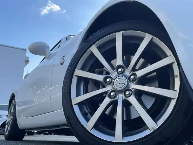 マツダ ロードスター RS RHT 熊本県 2008(平20)年 12.6万km パール 異色全塗装：グレー→パール/【元色カラーコード32S】/6MT/オートエグゼ製マフラー/純正BOSEシステム/【CD/AM/FM】/ETC/プレミアムパッケージ/茶革シート/シートヒーター/本革ステアリング/純正17インチアルミホイール/HIDヘッドライト/フォグライト/スマートキー/スペアキー/純正フロアマット