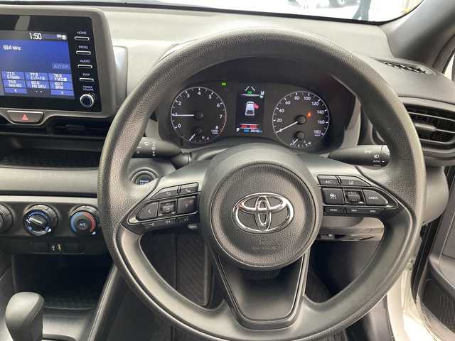 トヨタ ヤリス X 愛知県 2020(令2)年 2.9万km スーパーホワイトⅡ トヨタセーフティセンス/純正ディズプレイオーディナビ/レーダークルーズコントロール/Bluetooth/バックカメラ/コーナーセンサー/オートマチックハイビーム/ドライブレコーダー/ETC/ステアリングスイッチ/スマートキー/プッシュスタート