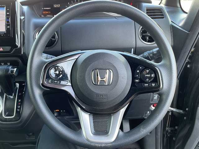 ホンダ Ｎ ＢＯＸ カスタム G L ホンダセンシング 熊本県 2017(平29)年 9.2万km クリスタルブラックパール (株)IDOMが運営する【じしゃロン熊本店】の自社ローン対象車両になります。こちらは現金ご利用時の価格です。自社ローンご希望の方は別途その旨お申付け下さい。　/純正ナビ（VXM-184VFi）/バックカメラ/フルセグテレビ/DVD/CD/Bluetooth接続/ビルトインETC/クルーズコントロール/コーナーセンサー/両側パワースライドドア/LEDヘッドライト/オートライト/スマートキー/純正14インチアルミホイール