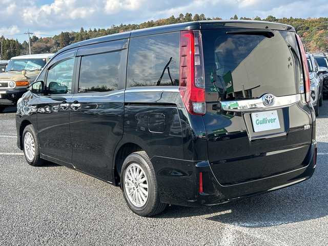 トヨタ ノア ハイブリッド X ディライトプラス 千葉県 2015(平27)年 9.9万km ブラック ナビNSZT-Y64T　リアフリップダウンモニター　バックカメラ　ビルトインETC　両側パワースライドドア　TRC　オートライト　HID　スマートキー　プッシュスタート　純正15インチアルミホイール