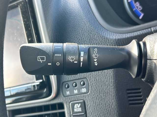 トヨタ ノア ハイブリッド X ディライトプラス 千葉県 2015(平27)年 9.9万km ブラック ナビNSZT-Y64T　リアフリップダウンモニター　バックカメラ　ビルトインETC　両側パワースライドドア　TRC　オートライト　HID　スマートキー　プッシュスタート　純正15インチアルミホイール