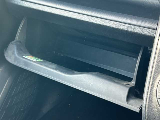 トヨタ ノア ハイブリッド X ディライトプラス 千葉県 2015(平27)年 9.9万km ブラック ナビNSZT-Y64T　リアフリップダウンモニター　バックカメラ　ビルトインETC　両側パワースライドドア　TRC　オートライト　HID　スマートキー　プッシュスタート　純正15インチアルミホイール