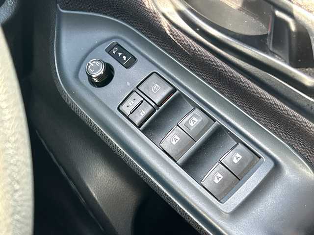 トヨタ ノア ハイブリッド X ディライトプラス 千葉県 2015(平27)年 9.9万km ブラック ナビNSZT-Y64T　リアフリップダウンモニター　バックカメラ　ビルトインETC　両側パワースライドドア　TRC　オートライト　HID　スマートキー　プッシュスタート　純正15インチアルミホイール