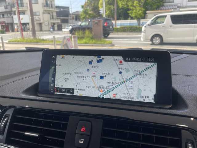 ＢＭＷ １１８ｄ Mスポーツ エディションシャドー 兵庫県 2017(平29)年 6万km アルピンホワイトⅢ ・ブラウンレザーシート/・純正HDDナビ/・CD/DVD/BT/・バックカメラ/・ステアリングリモコン/・純正18インチAW/・コンフォートアクセス/・アイドリングストップ/・コーナーセンサー/・オートLEDヘッドランプ/・LEDフォグランプ/・アダプティブクルーズコントロール/・インテリジェントセーフティ（衝突軽減ブレーキ）/・車線逸脱警報/・ドライブレコーダー