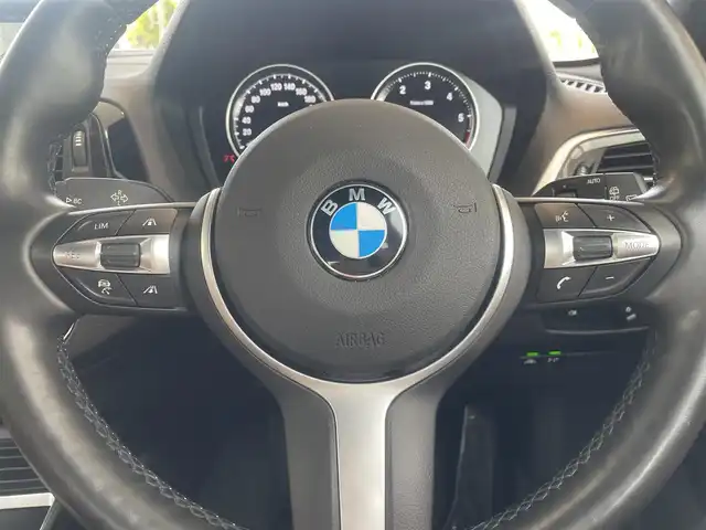ＢＭＷ １１８ｄ Mスポーツ エディションシャドー 兵庫県 2017(平29)年 6万km アルピンホワイトⅢ ・ブラウンレザーシート/・純正HDDナビ/・CD/DVD/BT/・バックカメラ/・ステアリングリモコン/・純正18インチAW/・コンフォートアクセス/・アイドリングストップ/・コーナーセンサー/・オートLEDヘッドランプ/・LEDフォグランプ/・アダプティブクルーズコントロール/・インテリジェントセーフティ（衝突軽減ブレーキ）/・車線逸脱警報/・ドライブレコーダー