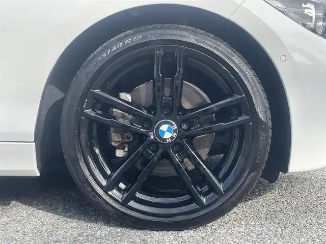 ＢＭＷ １１８ｄ Mスポーツ エディションシャドー 兵庫県 2017(平29)年 6万km アルピンホワイトⅢ ・ブラウンレザーシート/・純正HDDナビ/・CD/DVD/BT/・バックカメラ/・ステアリングリモコン/・純正18インチAW/・コンフォートアクセス/・アイドリングストップ/・コーナーセンサー/・オートLEDヘッドランプ/・LEDフォグランプ/・アダプティブクルーズコントロール/・インテリジェントセーフティ（衝突軽減ブレーキ）/・車線逸脱警報/・ドライブレコーダー