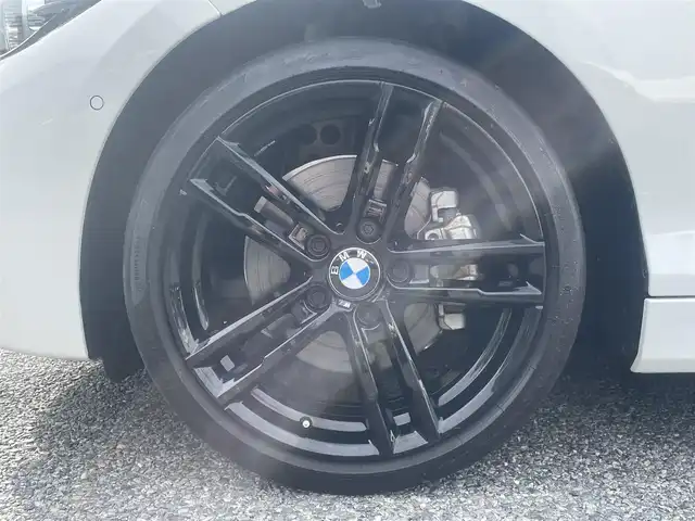 ＢＭＷ １１８ｄ Mスポーツ エディションシャドー 兵庫県 2017(平29)年 6万km アルピンホワイトⅢ ・ブラウンレザーシート/・純正HDDナビ/・CD/DVD/BT/・バックカメラ/・ステアリングリモコン/・純正18インチAW/・コンフォートアクセス/・アイドリングストップ/・コーナーセンサー/・オートLEDヘッドランプ/・LEDフォグランプ/・アダプティブクルーズコントロール/・インテリジェントセーフティ（衝突軽減ブレーキ）/・車線逸脱警報/・ドライブレコーダー