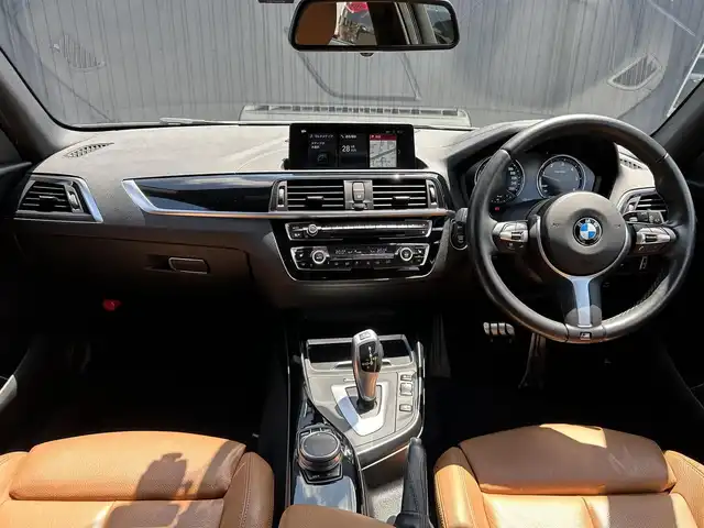 ＢＭＷ １１８ｄ Mスポーツ エディションシャドー 福島県 2017(平29)年 6万km アルピンホワイトⅢ 純正ナビ(CD/DVD/BT/USB)/バックカメラ/ミラー一体型ETC/ブラウンレザーシート/シートヒーター/アダプティブクルーズコントロール/ステアリングスイッチ/純正18AW/ドライブレコーダー/コンフォートアクセス/コーナーセンサー/インテリジェントセーフティ/レーンアシスト/LEDヘッドライト/純正フロアマット/取扱説明書/保証書/スペアキー