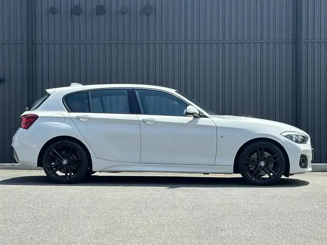 ＢＭＷ １１８ｄ Mスポーツ エディションシャドー 福島県 2017(平29)年 6万km アルピンホワイトⅢ 純正ナビ(CD/DVD/BT/USB)/バックカメラ/ミラー一体型ETC/ブラウンレザーシート/シートヒーター/アダプティブクルーズコントロール/ステアリングスイッチ/純正18AW/ドライブレコーダー/コンフォートアクセス/コーナーセンサー/インテリジェントセーフティ/レーンアシスト/LEDヘッドライト/純正フロアマット/取扱説明書/保証書/スペアキー