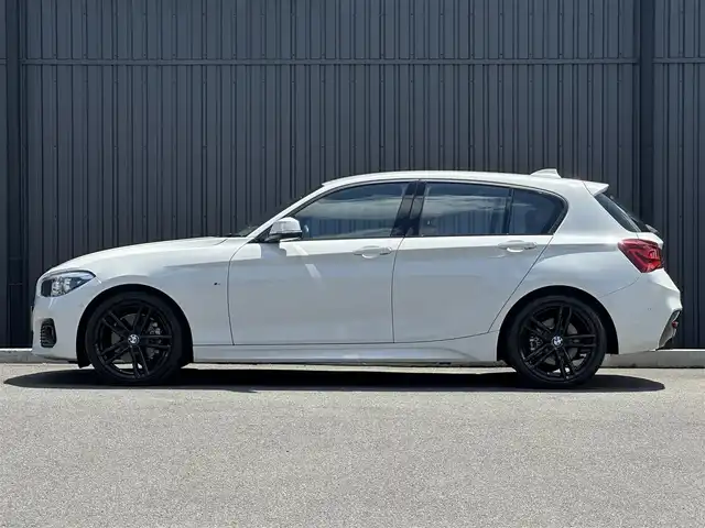 ＢＭＷ １１８ｄ Mスポーツ エディションシャドー 福島県 2017(平29)年 6万km アルピンホワイトⅢ 純正ナビ(CD/DVD/BT/USB)/バックカメラ/ミラー一体型ETC/ブラウンレザーシート/シートヒーター/アダプティブクルーズコントロール/ステアリングスイッチ/純正18AW/ドライブレコーダー/コンフォートアクセス/コーナーセンサー/インテリジェントセーフティ/レーンアシスト/LEDヘッドライト/純正フロアマット/取扱説明書/保証書/スペアキー