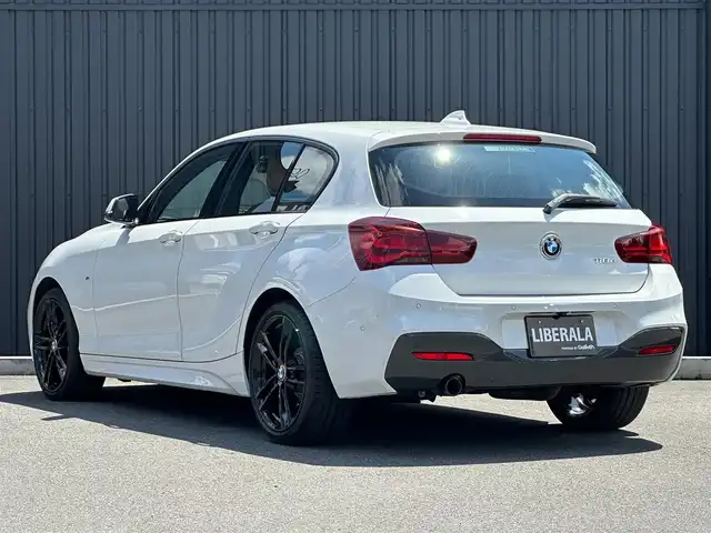 ＢＭＷ １１８ｄ Mスポーツ エディションシャドー 福島県 2017(平29)年 6万km アルピンホワイトⅢ 純正ナビ(CD/DVD/BT/USB)/バックカメラ/ミラー一体型ETC/ブラウンレザーシート/シートヒーター/アダプティブクルーズコントロール/ステアリングスイッチ/純正18AW/ドライブレコーダー/コンフォートアクセス/コーナーセンサー/インテリジェントセーフティ/レーンアシスト/LEDヘッドライト/純正フロアマット/取扱説明書/保証書/スペアキー