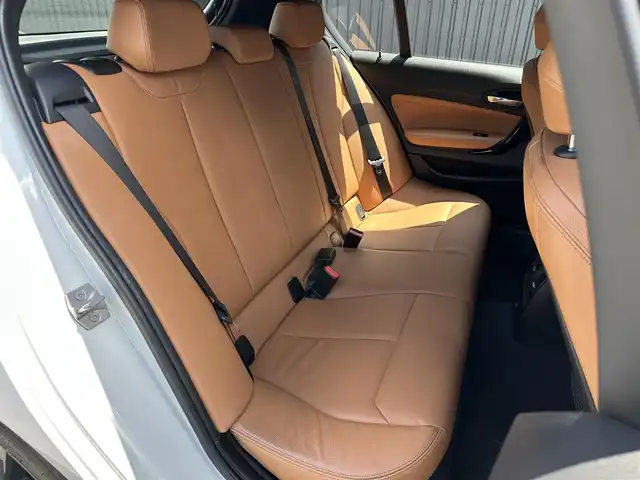 ＢＭＷ １１８ｄ Mスポーツ エディションシャドー 福島県 2017(平29)年 6万km アルピンホワイトⅢ 純正ナビ(CD/DVD/BT/USB)/バックカメラ/ミラー一体型ETC/ブラウンレザーシート/シートヒーター/アダプティブクルーズコントロール/ステアリングスイッチ/純正18AW/ドライブレコーダー/コンフォートアクセス/コーナーセンサー/インテリジェントセーフティ/レーンアシスト/LEDヘッドライト/純正フロアマット/取扱説明書/保証書/スペアキー