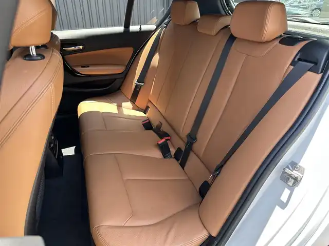 ＢＭＷ １１８ｄ Mスポーツ エディションシャドー 福島県 2017(平29)年 6万km アルピンホワイトⅢ 純正ナビ(CD/DVD/BT/USB)/バックカメラ/ミラー一体型ETC/ブラウンレザーシート/シートヒーター/アダプティブクルーズコントロール/ステアリングスイッチ/純正18AW/ドライブレコーダー/コンフォートアクセス/コーナーセンサー/インテリジェントセーフティ/レーンアシスト/LEDヘッドライト/純正フロアマット/取扱説明書/保証書/スペアキー