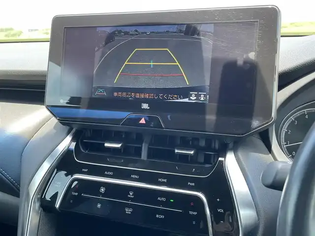 トヨタ ハリアー Z レザーパッケージ 佐賀県 2020(令2)年 2.7万km ブラック ワンオーナー/12.3インチディスプレイオーディオ/・ナビ/AM/FM/USB/BT/Miracast/AUX/・フルセグTV/・バックカメラ/JBLサウンドシステム/デジタルインナーミラー/ブラインドスポットモニター/黒革シート/前席エアーシート/シートヒーター/前席パワーシート(運転席メモリー付き)/ハンドルヒーター/パワーバックドア/ETC2.0/HUD/電動パーキングブレーキ/オートホールド機能/LEDヘッドライト/スマートキー×2/純正フロアマット/新車保証書/取扱説明書/トヨタセーフティーセンス/・プリクラッシュセーフティー/・レーントレーシングアシスト/・レーンディパーチャーアラート/・レーダークルーズコントロール