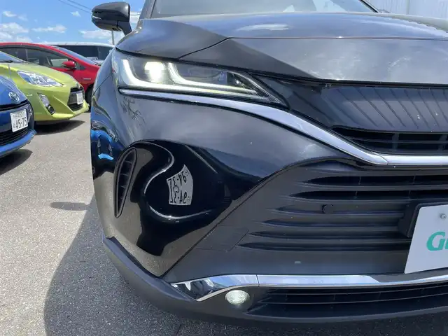 トヨタ ハリアー Z レザーパッケージ 佐賀県 2020(令2)年 2.7万km ブラック ワンオーナー/12.3インチディスプレイオーディオ/・ナビ/AM/FM/USB/BT/Miracast/AUX/・フルセグTV/・バックカメラ/JBLサウンドシステム/デジタルインナーミラー/ブラインドスポットモニター/黒革シート/前席エアーシート/シートヒーター/前席パワーシート(運転席メモリー付き)/ハンドルヒーター/パワーバックドア/ETC2.0/HUD/電動パーキングブレーキ/オートホールド機能/LEDヘッドライト/スマートキー×2/純正フロアマット/新車保証書/取扱説明書/トヨタセーフティーセンス/・プリクラッシュセーフティー/・レーントレーシングアシスト/・レーンディパーチャーアラート/・レーダークルーズコントロール
