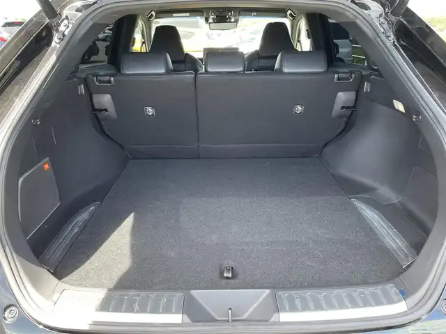 トヨタ ハリアー Z レザーパッケージ 佐賀県 2020(令2)年 2.7万km ブラック ワンオーナー/12.3インチディスプレイオーディオ/・ナビ/AM/FM/USB/BT/Miracast/AUX/・フルセグTV/・バックカメラ/JBLサウンドシステム/デジタルインナーミラー/ブラインドスポットモニター/黒革シート/前席エアーシート/シートヒーター/前席パワーシート(運転席メモリー付き)/ハンドルヒーター/パワーバックドア/ETC2.0/HUD/電動パーキングブレーキ/オートホールド機能/LEDヘッドライト/スマートキー×2/純正フロアマット/新車保証書/取扱説明書/トヨタセーフティーセンス/・プリクラッシュセーフティー/・レーントレーシングアシスト/・レーンディパーチャーアラート/・レーダークルーズコントロール