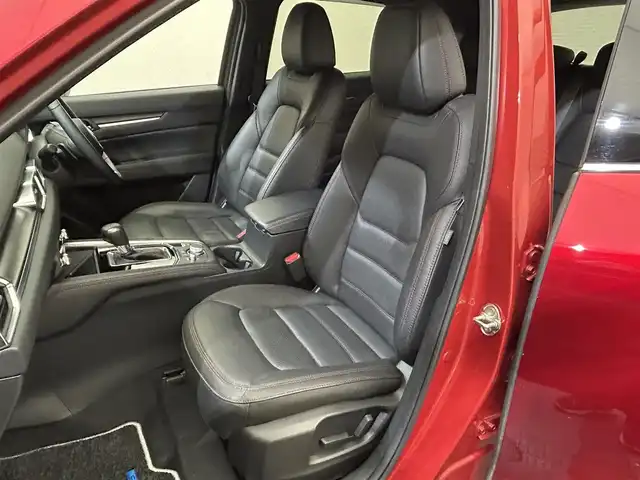 マツダ ＣＸ－５ XD スポーツアピアランス 愛媛県 2022(令4)年 1.8万km ソウルレッドクリスタルM 10.25インチ純正ナビ/フルセグTV/全方位カメラ/ETC/ドライブレコーダー/スマートブレーキサポート/レーダークルーズコントロール/クルージングトラフィックサポート/アドバンストスマートシティブレーキサポート/後退時スマートシティブレーキサポート/誤発信抑制制御/ブラインドスポットモニタリング/車線逸脱警報システム/レーンキープアシストシステム/前後パーキングセンサー/ドライバーアテンションアラート/ハンズフリーパワーバックドア/アダプティブLEDヘッドライト/オートライト/禁煙車