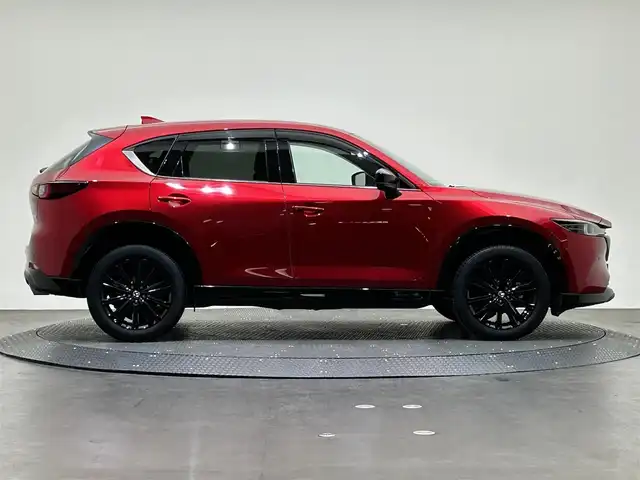 マツダ ＣＸ－５ XD スポーツアピアランス 愛媛県 2022(令4)年 1.8万km ソウルレッドクリスタルM 10.25インチ純正ナビ/フルセグTV/全方位カメラ/ETC/ドライブレコーダー/スマートブレーキサポート/レーダークルーズコントロール/クルージングトラフィックサポート/アドバンストスマートシティブレーキサポート/後退時スマートシティブレーキサポート/誤発信抑制制御/ブラインドスポットモニタリング/車線逸脱警報システム/レーンキープアシストシステム/前後パーキングセンサー/ドライバーアテンションアラート/ハンズフリーパワーバックドア/アダプティブLEDヘッドライト/オートライト/禁煙車