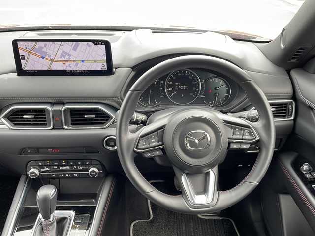マツダ ＣＸ－５ XD スポーツアピアランス 長野県 2022(令4)年 1.8万km ソウルレッドクリスタルM 10.25インチ純正ナビ/BluetoothAudio/フルセグTV/全方位カメラ/ETC/ドライブレコーダー/スマートブレーキサポート/レーダークルーズコントロール/クルージングトラフィックサポート/アドバンスドスマートシティブレーキサポート/後退時スマートシティブレーキサポート/誤発信抑制制御/ブラインドスポットモニタリング/車線逸脱警報システム/レーンキープアシストシステム/前後パーキングセンサー/ドライバーアテンションアラート/ハンズフリーパワーバックドア/アダプティブLEDヘッドライト/オートライト/パワーシート/本革シート/革巻きステアリング/全席シートヒーター/ステアリングヒーター/ステアリングスイッチ/パドルシフト/置くだけ充電/電動パーキングブレーキ/ブレーキホールド/電動リアゲート/純正フロアマット/純正19インチアルミホイール/ETC/プッシュスタート/電動格納ミラー/パワーウインドウ/パワーステアリング/スマートキー/禁煙車