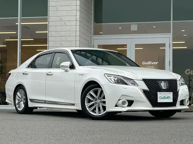 トヨタ クラウン ハイブリッド アスリートG 兵庫県 2013(平25)年 8.7万km ホワイトパールクリスタルシャイン クリアランスソナー/レーダークルーズコントロール/ステアリングヒーター/前席パワーシート/前席シートヒーター/前席エアーシート/メモリー付きパワーシート/バックカメラ/ドライブレコーダー/ビルトインETC/SWING機能付きエアコン/純正フロアマット/スイッチスタート