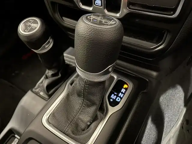 クライスラー・ジープ ジープ ラングラー アンリミテッド スポーツ アルティテュード 熊本県 2020(令2)年 3.9万km グレー ・ワンオーナー/・スマートキー/・プッシュスタート/・前面衝突警報ブレーキ/・パーキングセンサー/・ヒルスタートアシスト/・クルーズコントロール(追従式)/・純正ディスプレイオーディオ/　【Bluetooth・USB・AUX】/・バックカメラ/・左サイドカメラ/・ETC/・フォグランプ/・純正ラバーマット/・純正バイザー/・保証書/取説