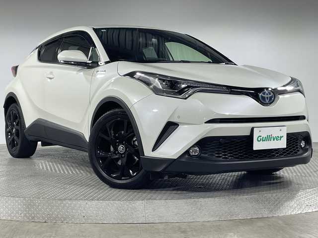 トヨタ Ｃ－ＨＲ G モード ネロ 神奈川県 2019(平31)年 6.5万km パール トヨタセーフティセンス/・プリクラッシュセーフティ/・レーンディパーチャーアラート/・オートマチックハイビーム/・レーダークルーズコントロール/純正9インチナビ/・BT/フルセグTV/SD/CD/DVD/AM/FM/バックカメラ/ハーフレザーシート/パワーシート(D)/シートヒーター(D/N)/シートリフター/ビルトインETC2.0/BSM/コーナーセンサー/電動サイドブレーキ/オートブレーキホールド/革巻きステアリング/ステアリングスイッチ/Autoライト/スマートキー/プッシュスタートボタン/自動防眩ミラー/LEDヘッドライト/フォグランプ/シーケンシャルウィンカー/電動格納ミラー/ウィンカーミラー/純正フロアマット/純正ドアバイザー/純正アルミホイール