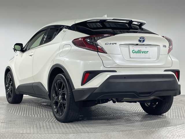 トヨタ Ｃ－ＨＲ G モード ネロ 神奈川県 2019(平31)年 6.5万km パール トヨタセーフティセンス/・プリクラッシュセーフティ/・レーンディパーチャーアラート/・オートマチックハイビーム/・レーダークルーズコントロール/純正9インチナビ/・BT/フルセグTV/SD/CD/DVD/AM/FM/バックカメラ/ハーフレザーシート/パワーシート(D)/シートヒーター(D/N)/シートリフター/ビルトインETC2.0/BSM/コーナーセンサー/電動サイドブレーキ/オートブレーキホールド/革巻きステアリング/ステアリングスイッチ/Autoライト/スマートキー/プッシュスタートボタン/自動防眩ミラー/LEDヘッドライト/フォグランプ/シーケンシャルウィンカー/電動格納ミラー/ウィンカーミラー/純正フロアマット/純正ドアバイザー/純正アルミホイール